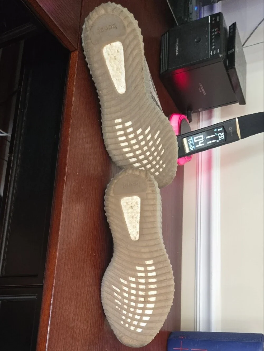 Yeezy Boost 350 V2 Grey with Bright Orange Stripe Mens size 12